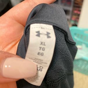 Under Armour Sweaters - Used Under Armour Pullover Under Armour Sweaters - Used Under Armour Pullover
